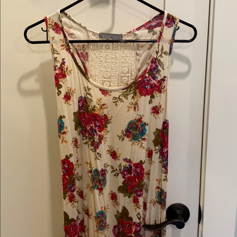 Lace back tank top